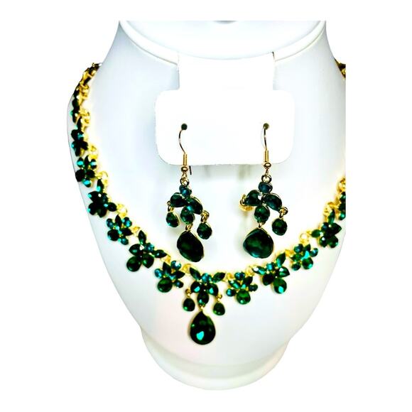 Chrome Green Necklace and Earrings Set - Picture 6 of 6